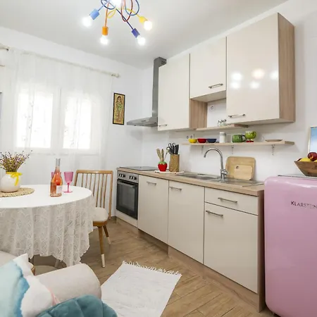 Lucy's Jesenice (Split-Dalmatia)